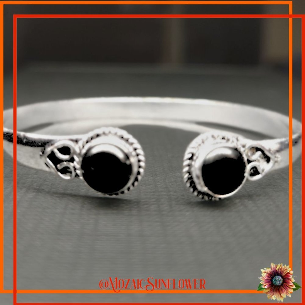 NEW HAND CRAFTED CUFF ONYX WITH CELTIC HEARTS